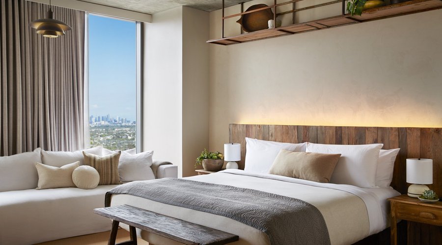 Skyline King Guestroom