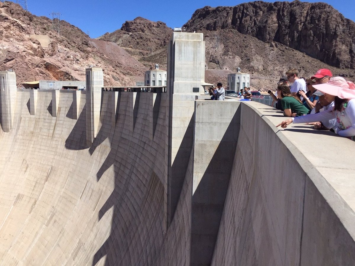 inside hoover dam tour