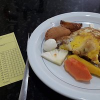 Comida buffet muy variada, buenos precios