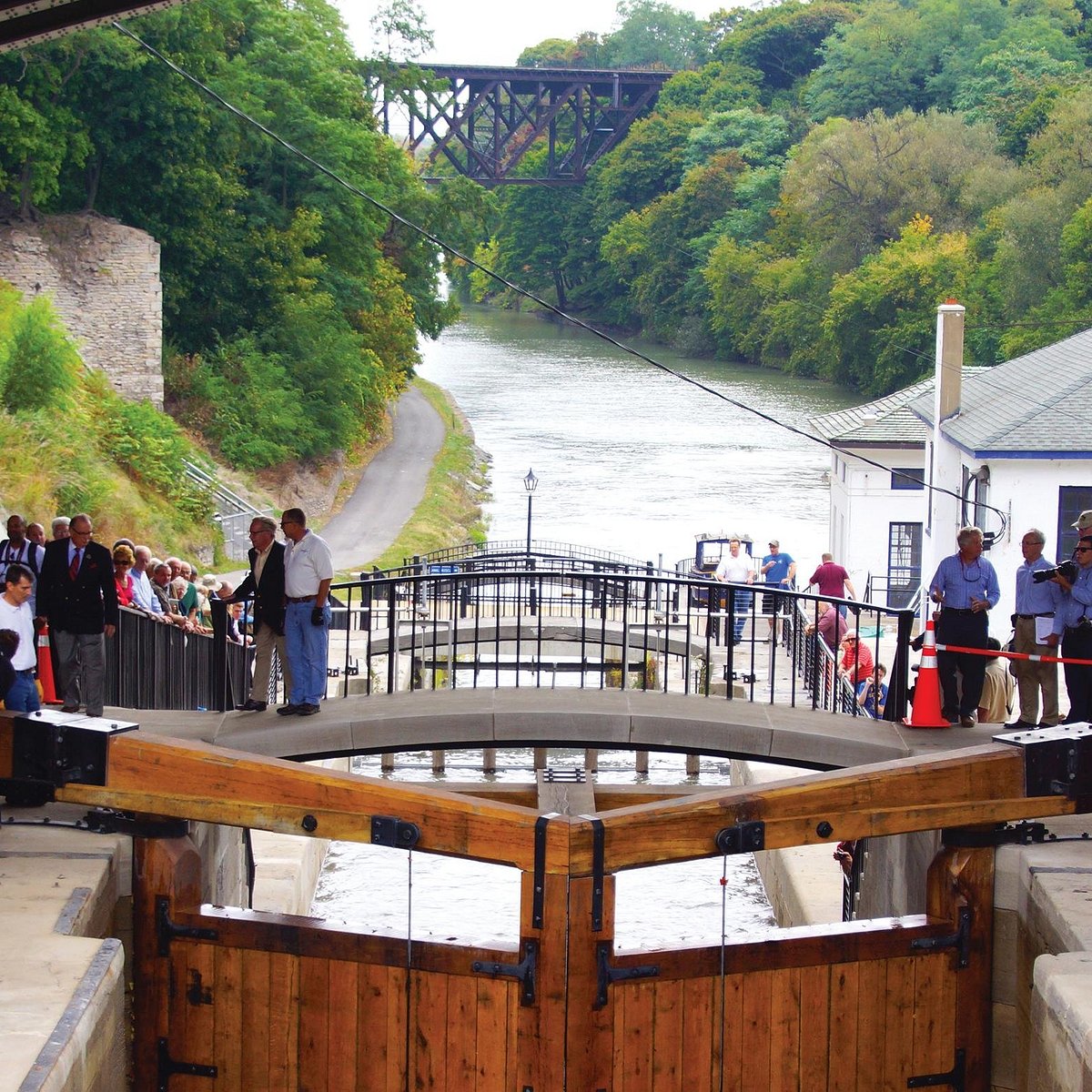 erie canal tour lockport
