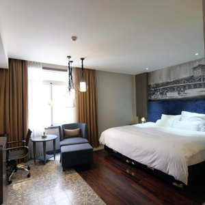 the beds are huge! can be twin or double, its so soft that its so hard to get out of the bed! best bed for sleeping!