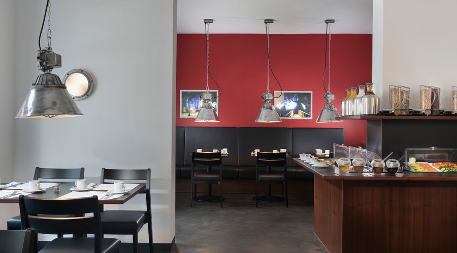 Frühstücksrestaurant Magazin im Industriedesign
