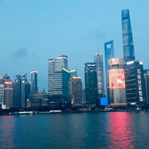 Hanting Express Shanghai Fudan University in Shanghai, image may contain: Furniture, Bed, Handbag, Bedroom
