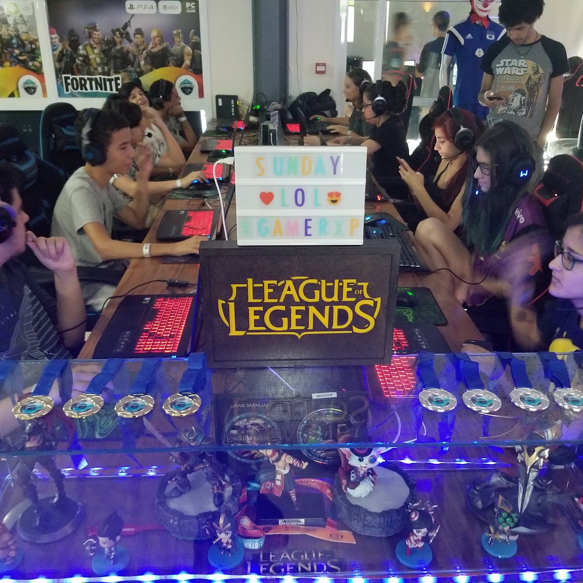 Prefeitura monta 'arena gamer' na CCXP e leva jogos de acelerados