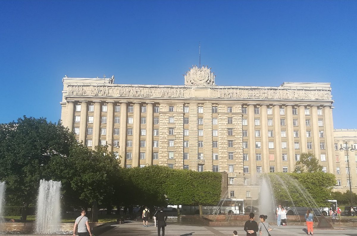 Санкт петербург московский проспект 212. Дом советов Санкт-Петербург. Дом советов Питер. Горсовет СПБ. Московский проспект 212 саинт Петербург 196066.