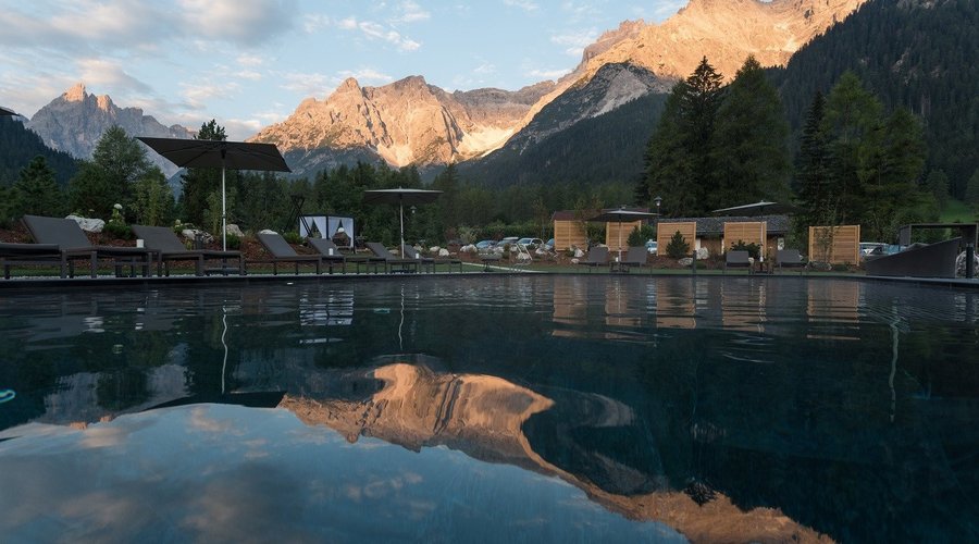 Piscina, mountain view