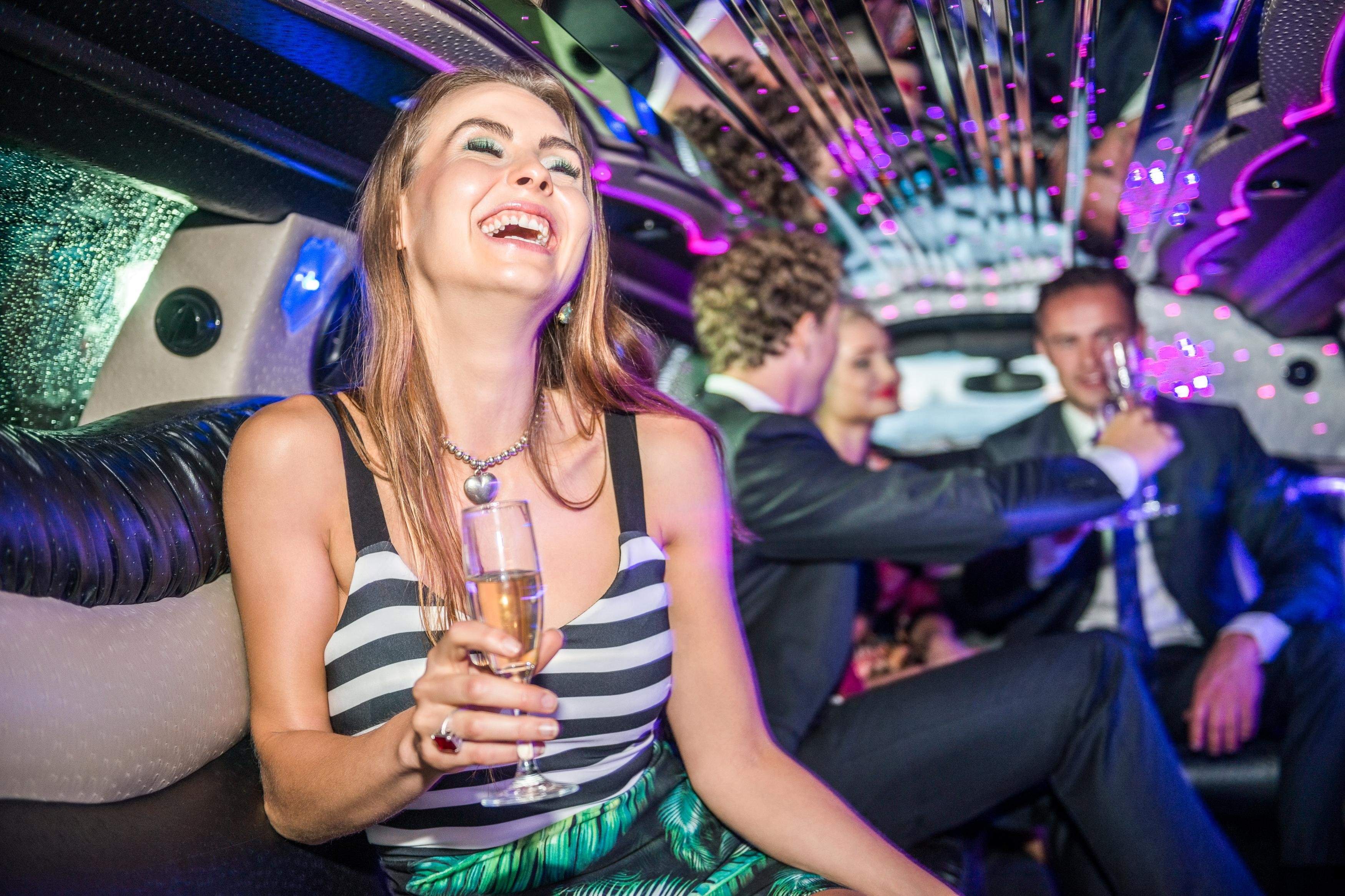 ◆LEE◆ Missouri Kansas City Man to Man Lime Custom Limo (Kansas City, MO): Address, Phone Number