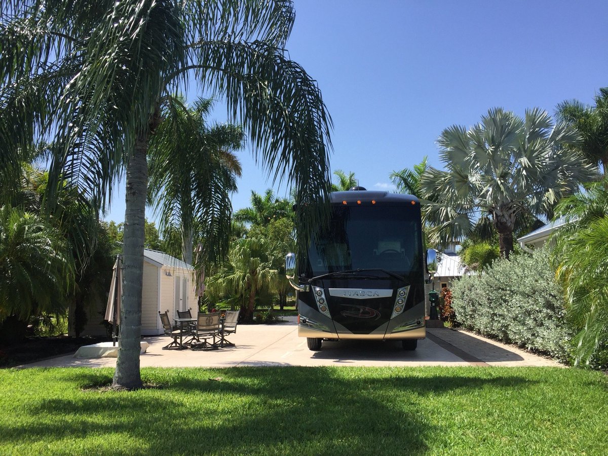 RIVERBEND MOTORCOACH RESORT (LaBelle) - Campground Reviews & Photos ...