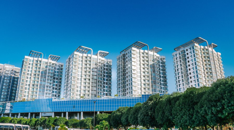 Street view of 8 Newtown Condominiums.