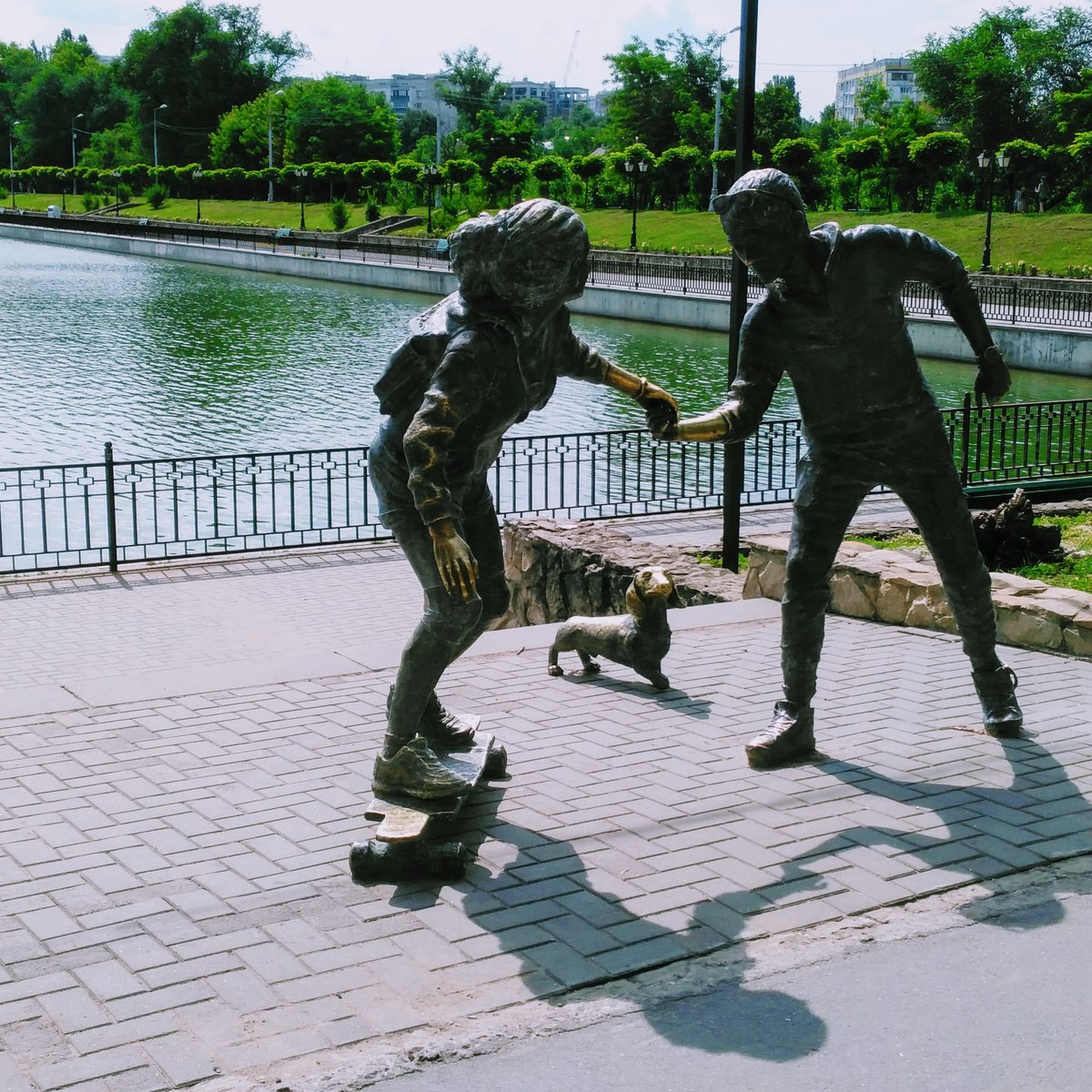 Sculpture of Skateboarders, Кишинёв: лучшие советы перед посещением -  Tripadvisor