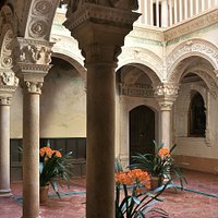 Patio del Sepulcro De los Duques de Osuna. 1548