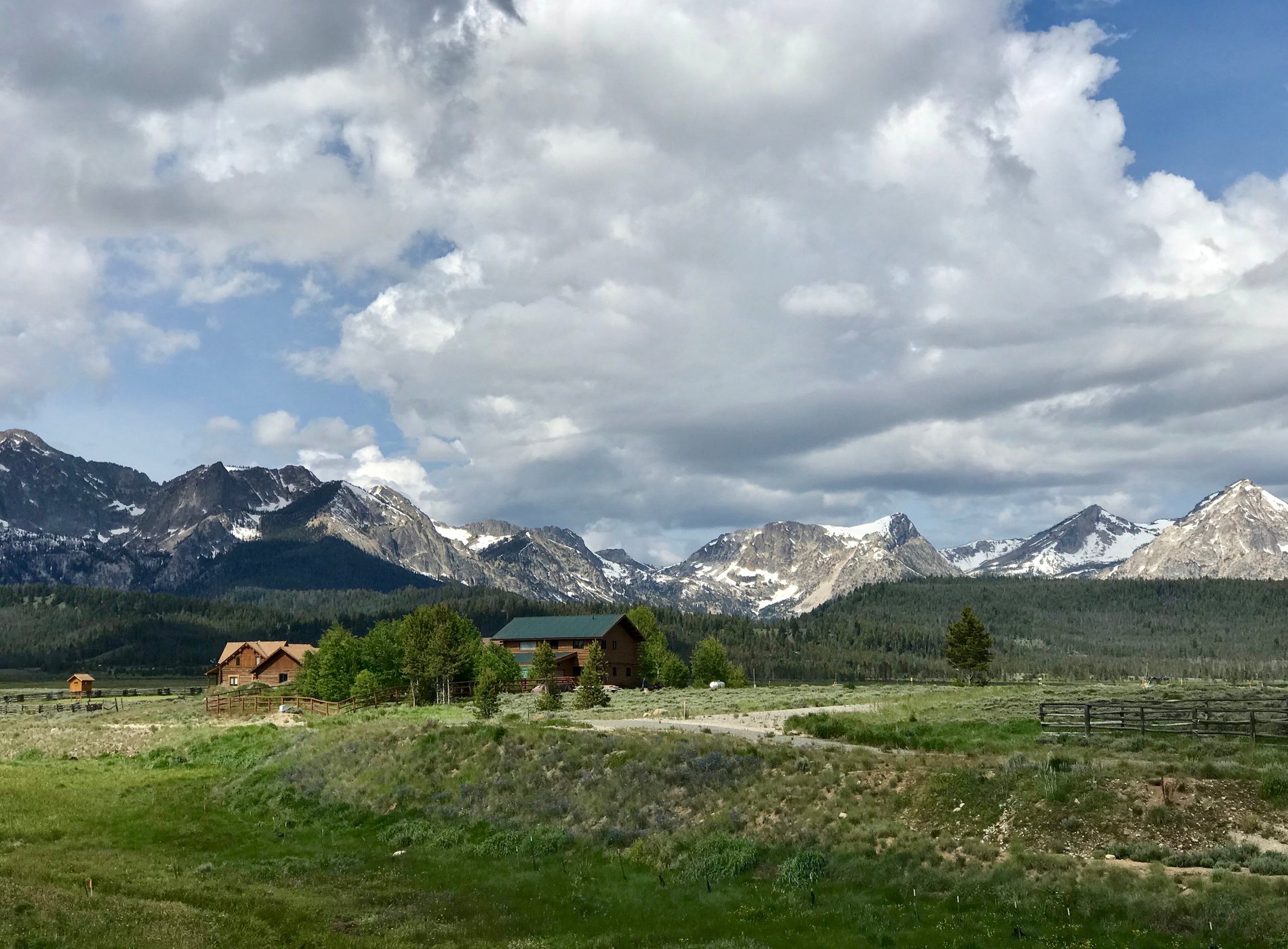 Sawtooth Hotel by null