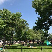 Great on warm weekends. You’ll see lots of locals having picnics, having kids parties, jogging and just chilling.