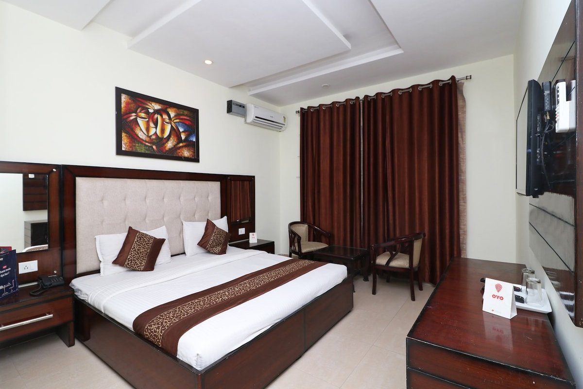 Sandoz Palm Retreat Hotel Rooms: Pictures & Reviews - Tripadvisor