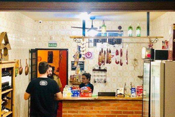 PONTO X LANCHES E PORÇÕES, Bariri - Comentários de Restaurantes, Fotos &  Número de Telefone