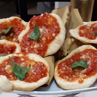 antipasto a base di pizzette