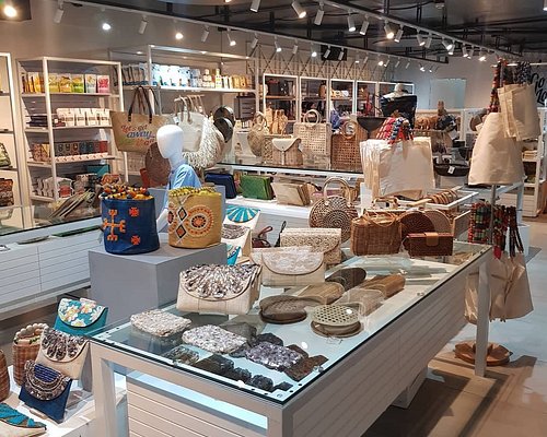 12 Places For Shopping In Makati That Shopaholics Swear By