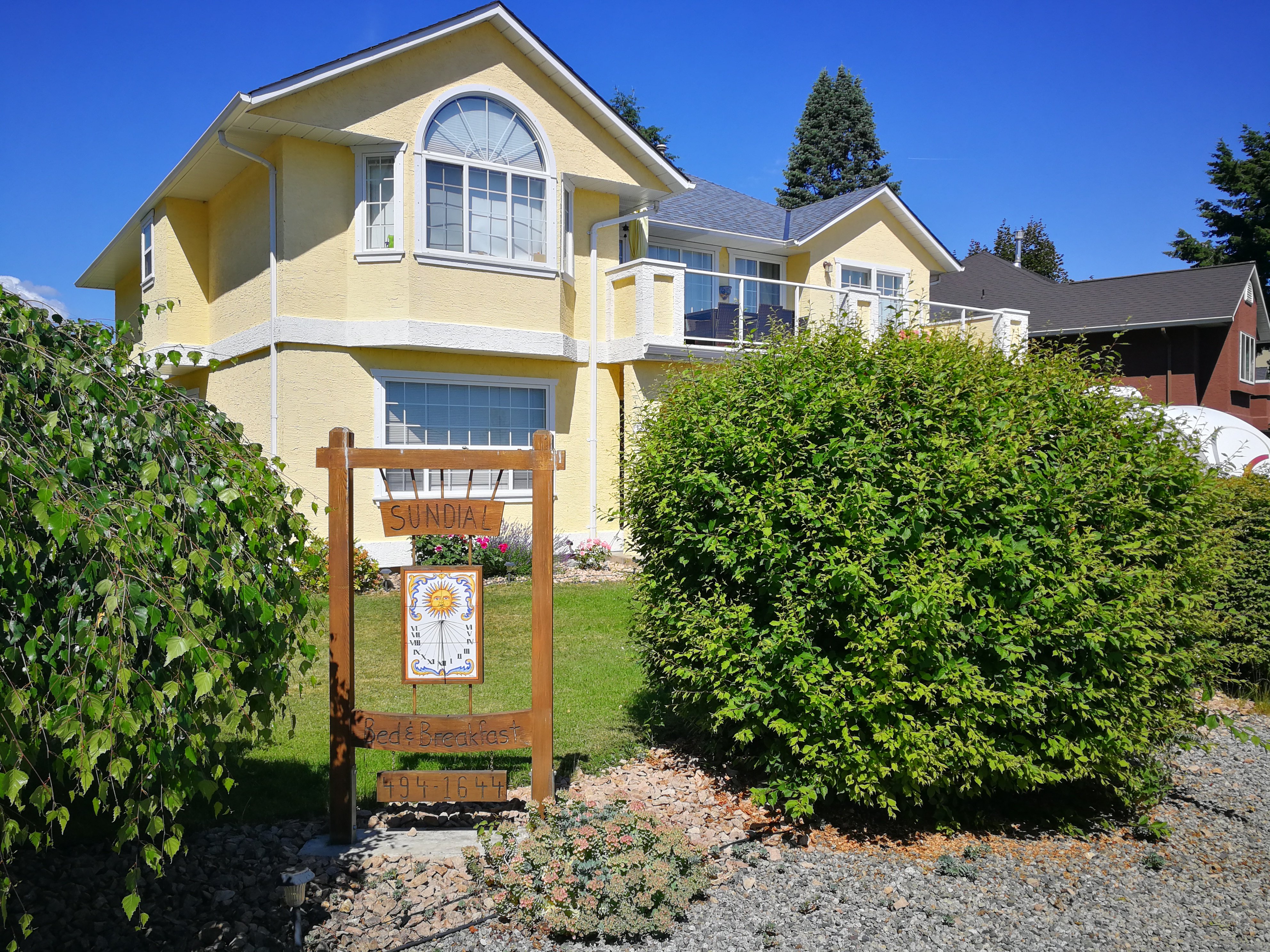 Sundial Bed & Breakfast - UPDATED Prices, Reviews & Photos (Summerland ...