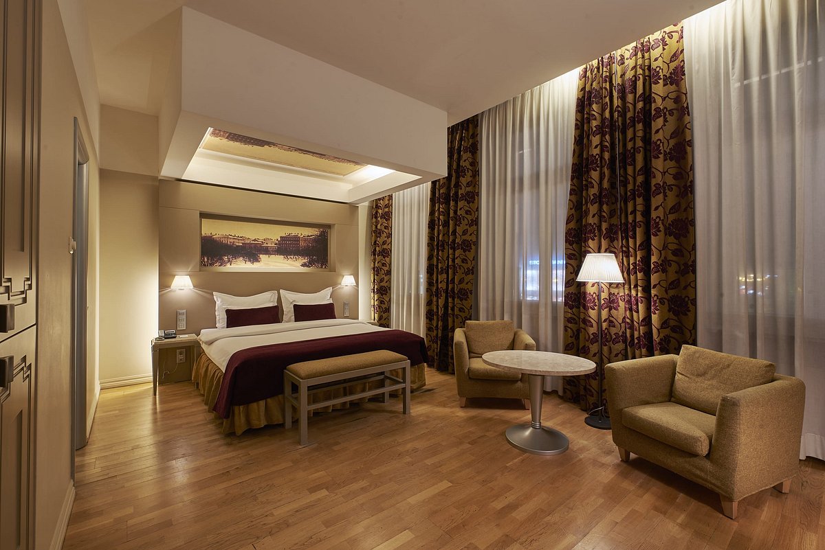 Opera Hotel & Spa 4*