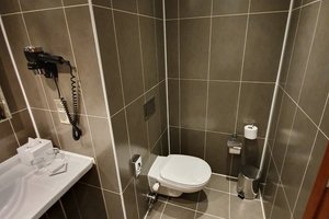 Room & Suite