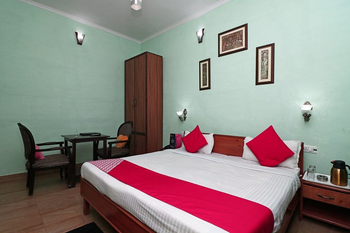 OYO 15170 Maa Gauri Resort, hotel in Mukteshwar