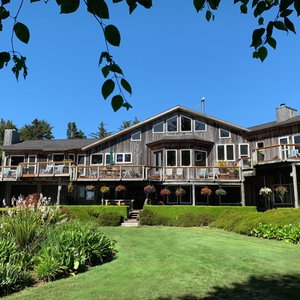 Floras Lake House B&B