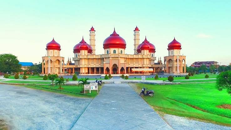 Baitul Makmur Grand Mosque image