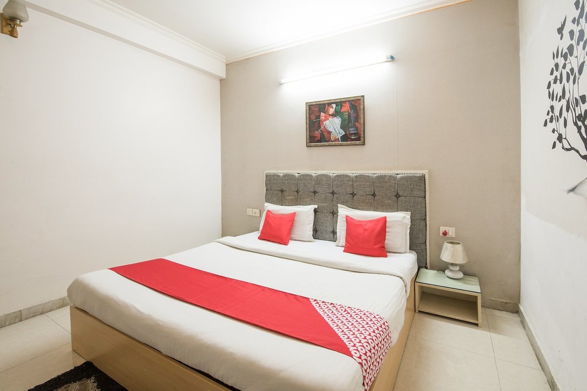 OYO 695 HOTEL SILVER LEAF (Индия/Нойда) - отзывы, фото и сравнение цен -  Tripadvisor