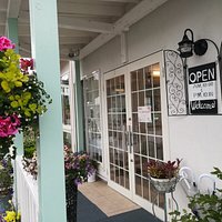 リトルコテージガーデンカフェ 6月下旬のお庭 色とりどりのお花が美しい!