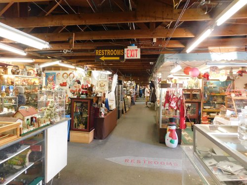 Specialty Retailer - Shopping - Near Me - Pottery - Antiques