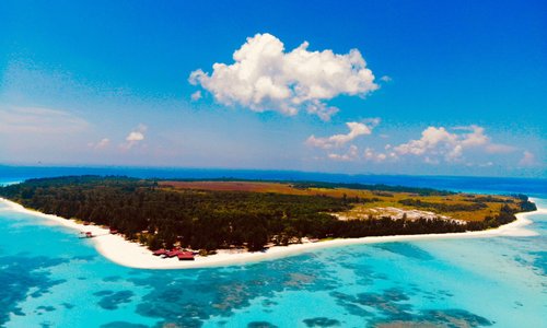 Mengalum Island