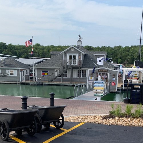 Boating in Branson