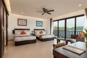 Room & Suite