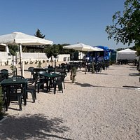 Area attrezzata a due passi dal mare.
