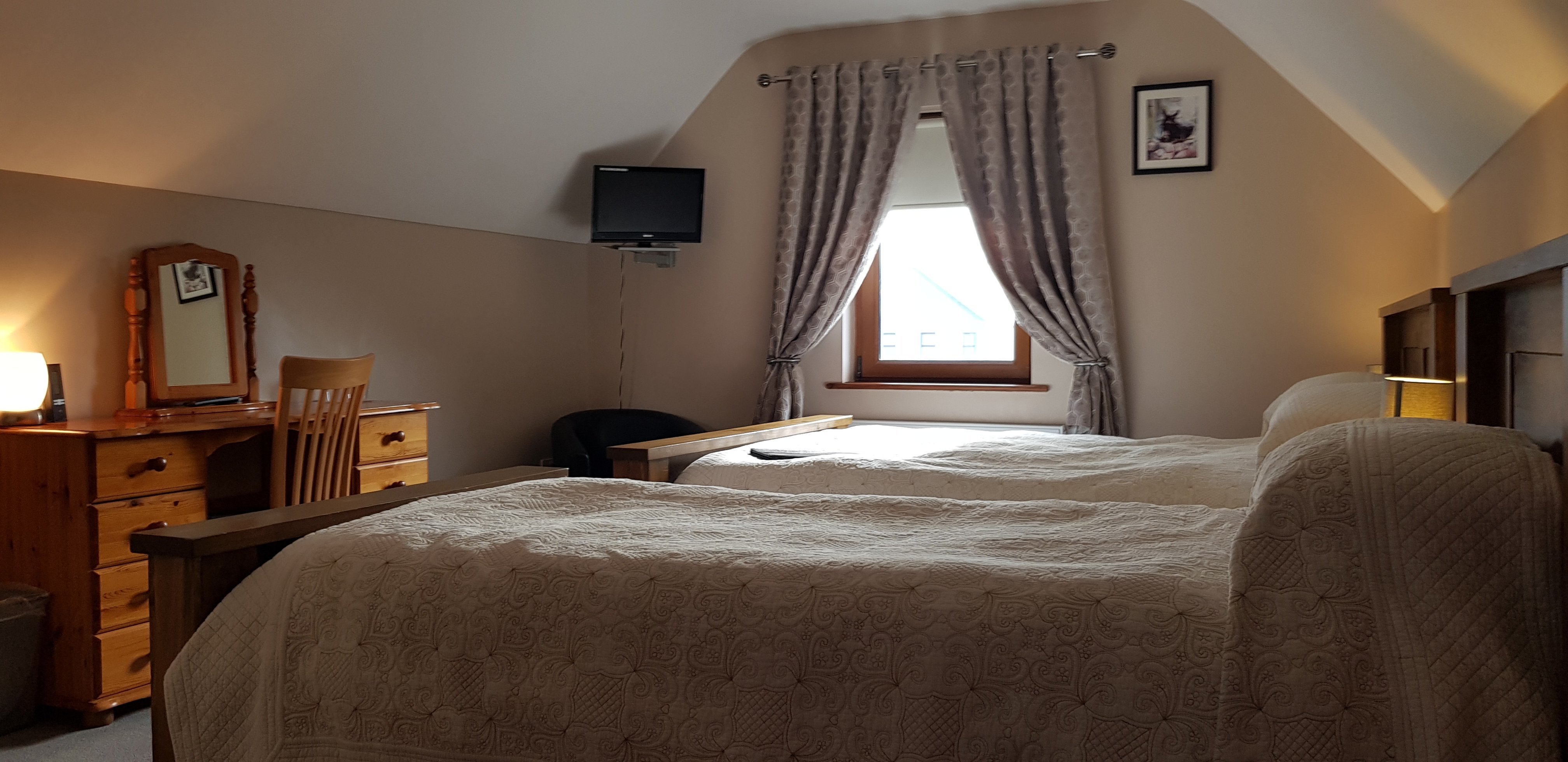 Twin Peaks B&B Rooms: Pictures & Reviews - Tripadvisor