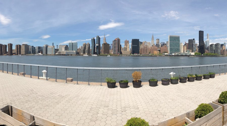 Hunter’s Point South Park. Long Island.  View across to the Manhattan Skyline