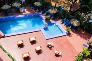 Pool & Beach