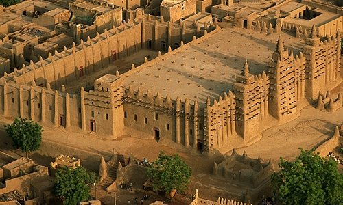 Günün Fotoğrafı 🌞 Photo of the Day  🇲🇱 Mali | Cenne Büyük Camii  Dünyanın en büyük toprak camisi