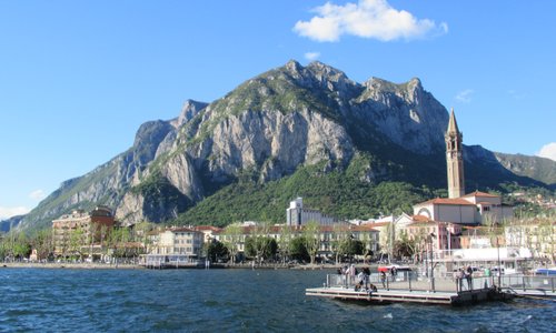 Passeggiando sul lungolago...