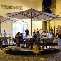 Don Tabaré, le Giostre di tavoli nella piazza del Centro Storico chiusa al traffico