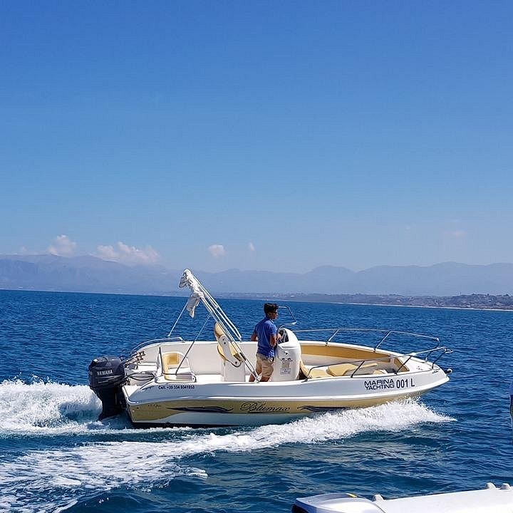 marina yachting sicily