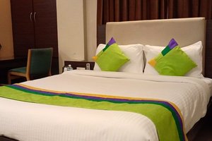 Room & Suite