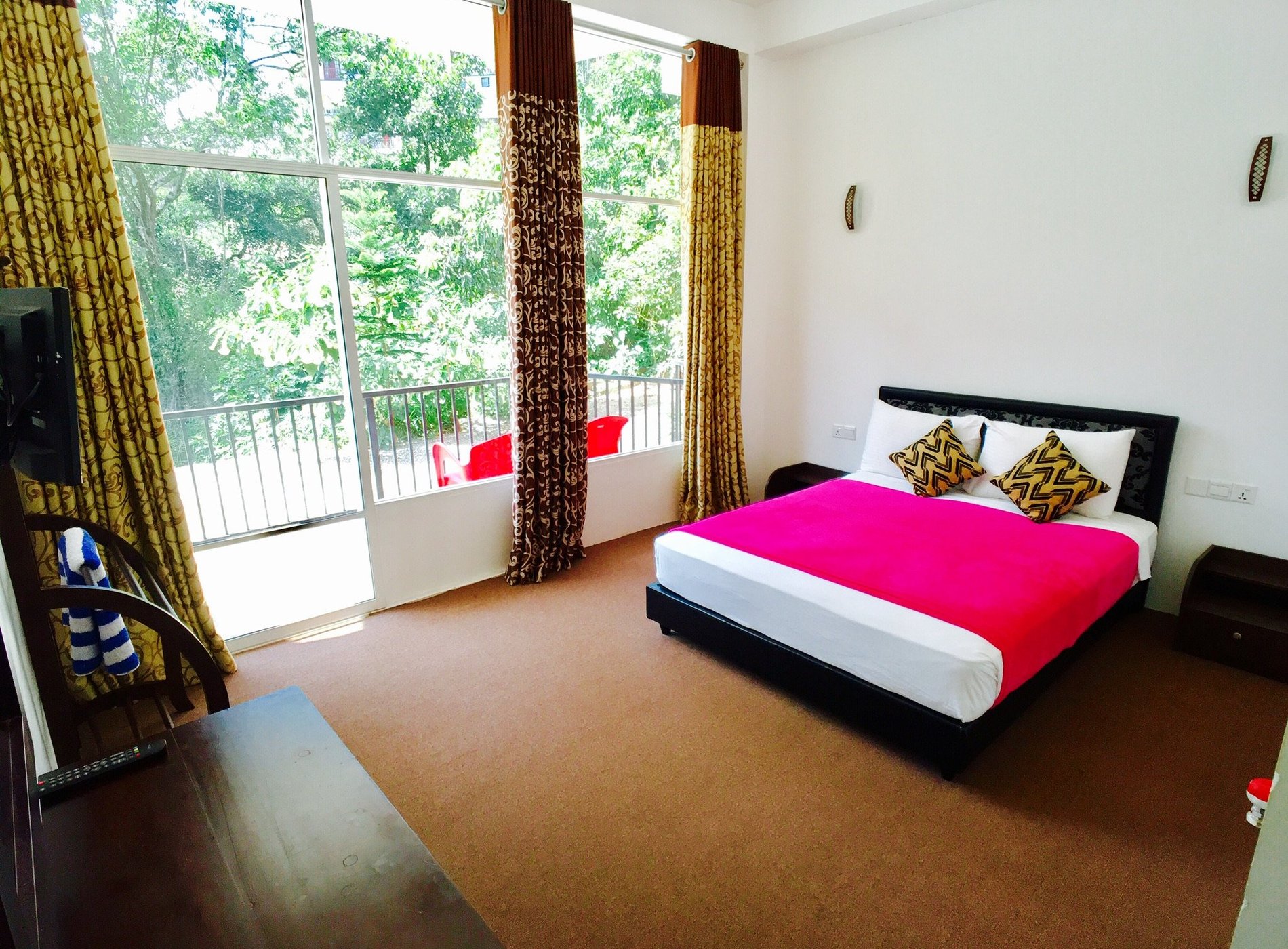 Slightly Chilled Hotel by null