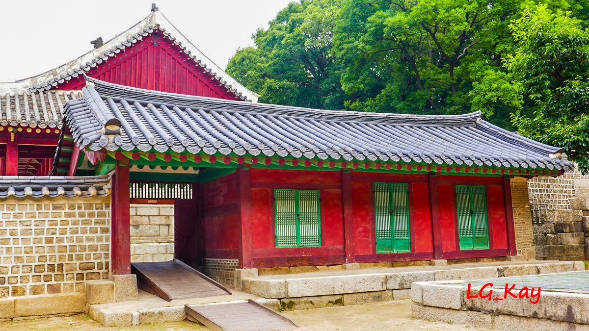 жена переодевается Jongmyo Shrine, Сеул - Tripadvisor