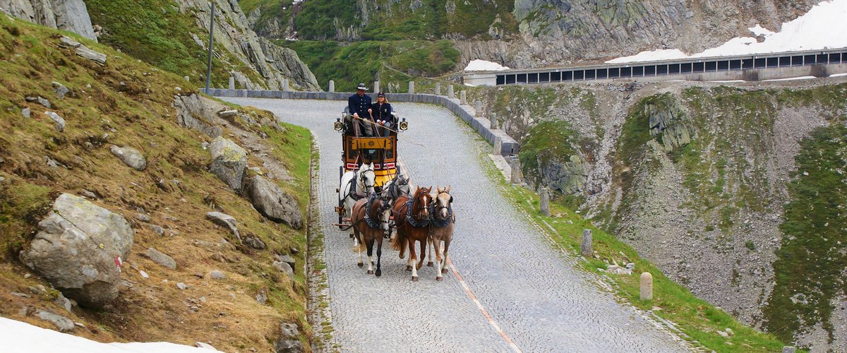 Giugno 2019. Discesa dalla Tremola con la vecchia carrozza di fine ottocento.