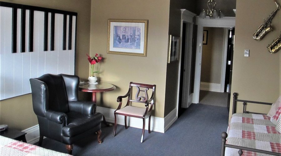 Harmony Suite has a comfy queen bed and a trundle bed (a single with another single that rolls out from under it).