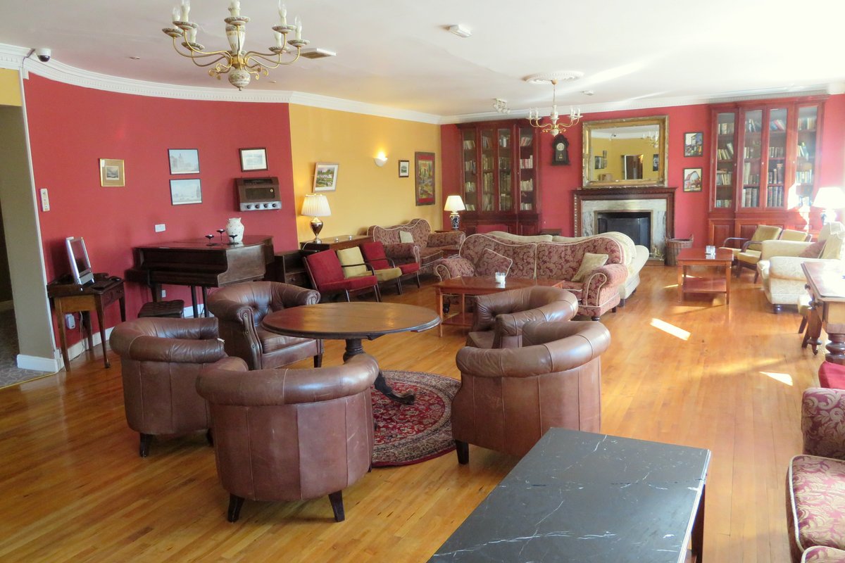 Leenane Hotel Bar or Lounge: Pictures & Reviews - Tripadvisor