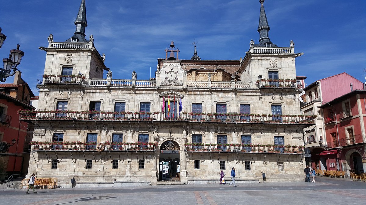 Plaza Mayor de León (Leon) - All You Need to Know BEFORE You Go