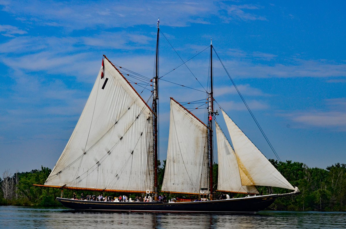 lunenburg sailboat tour
