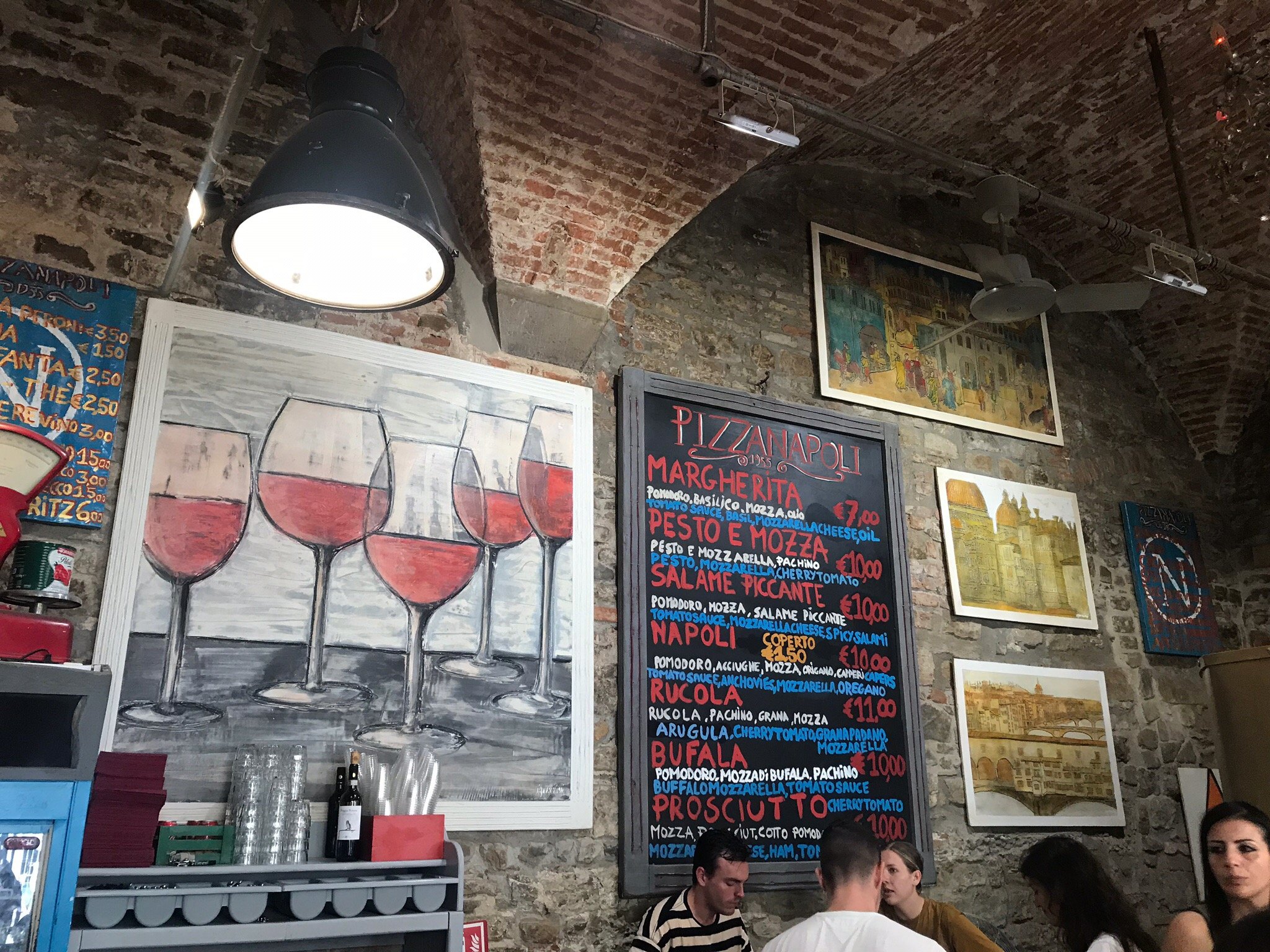 Napoli 🫶 ナポリにあるプルチネッラ